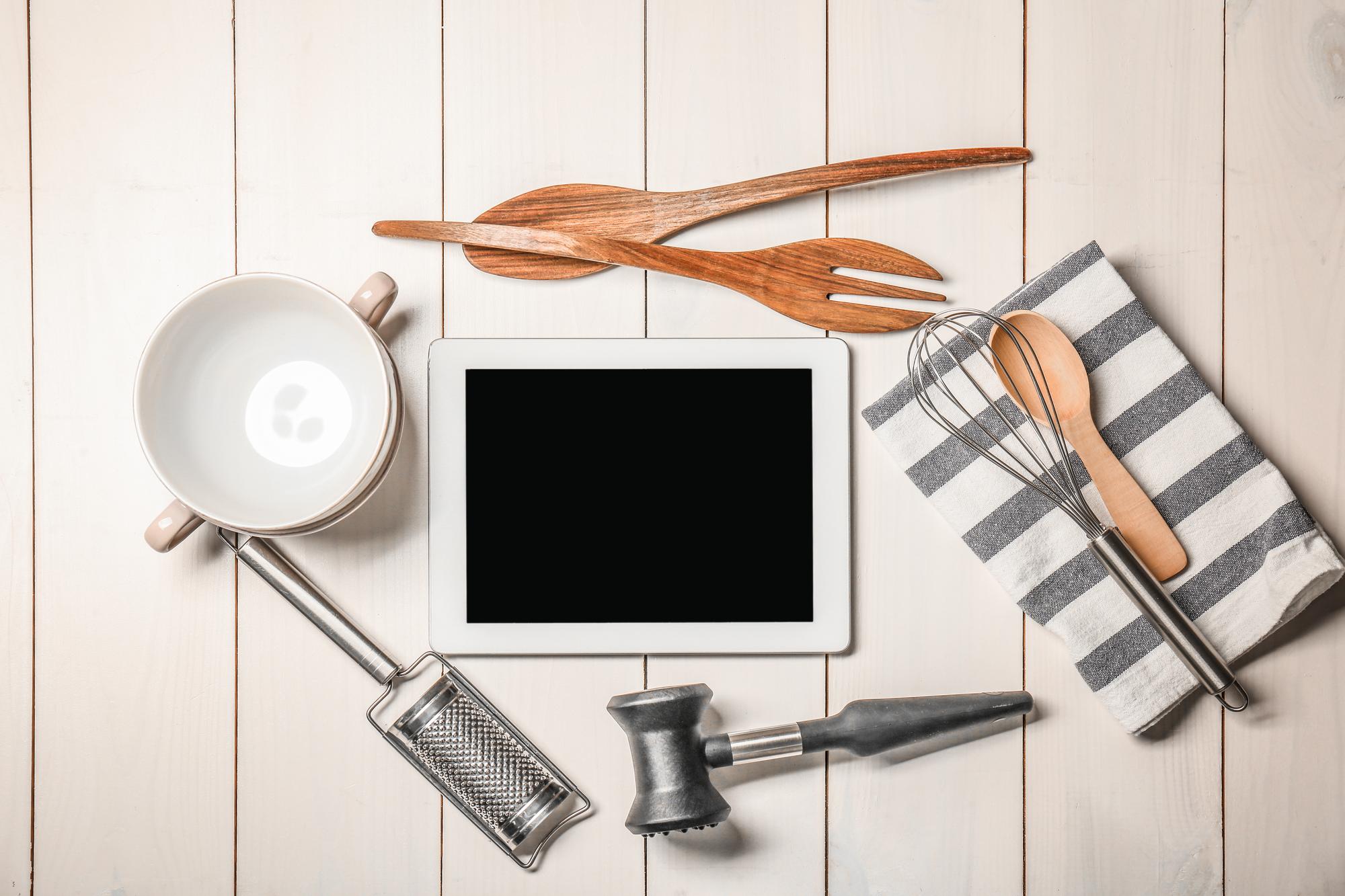 Set compatto di strumenti da cucina per corso